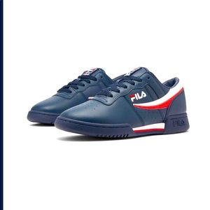dark blue fila shoes